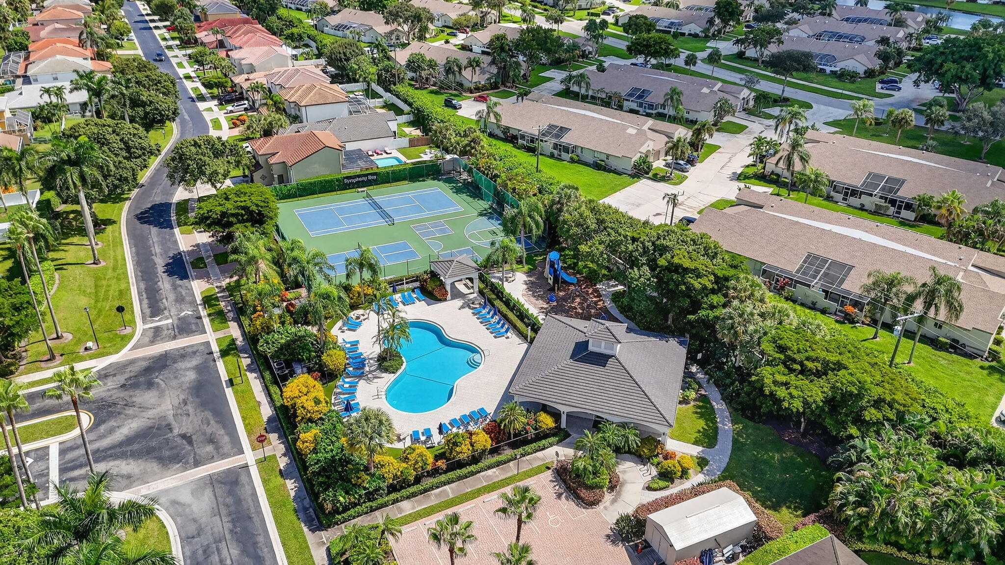 SYMPHONY BAY - Residential