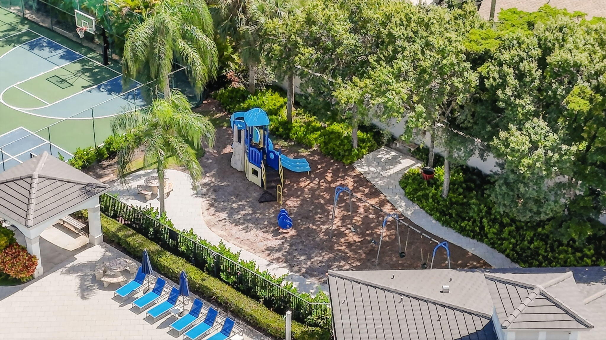 SYMPHONY BAY - Residential