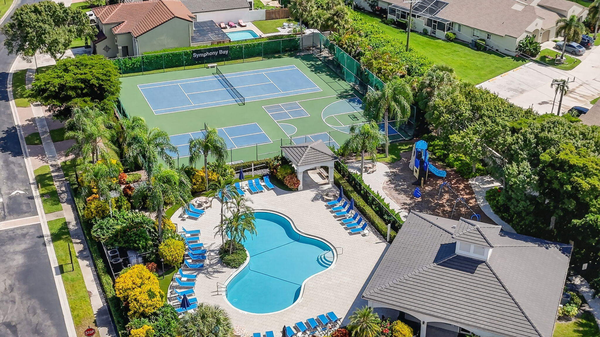 SYMPHONY BAY - Residential