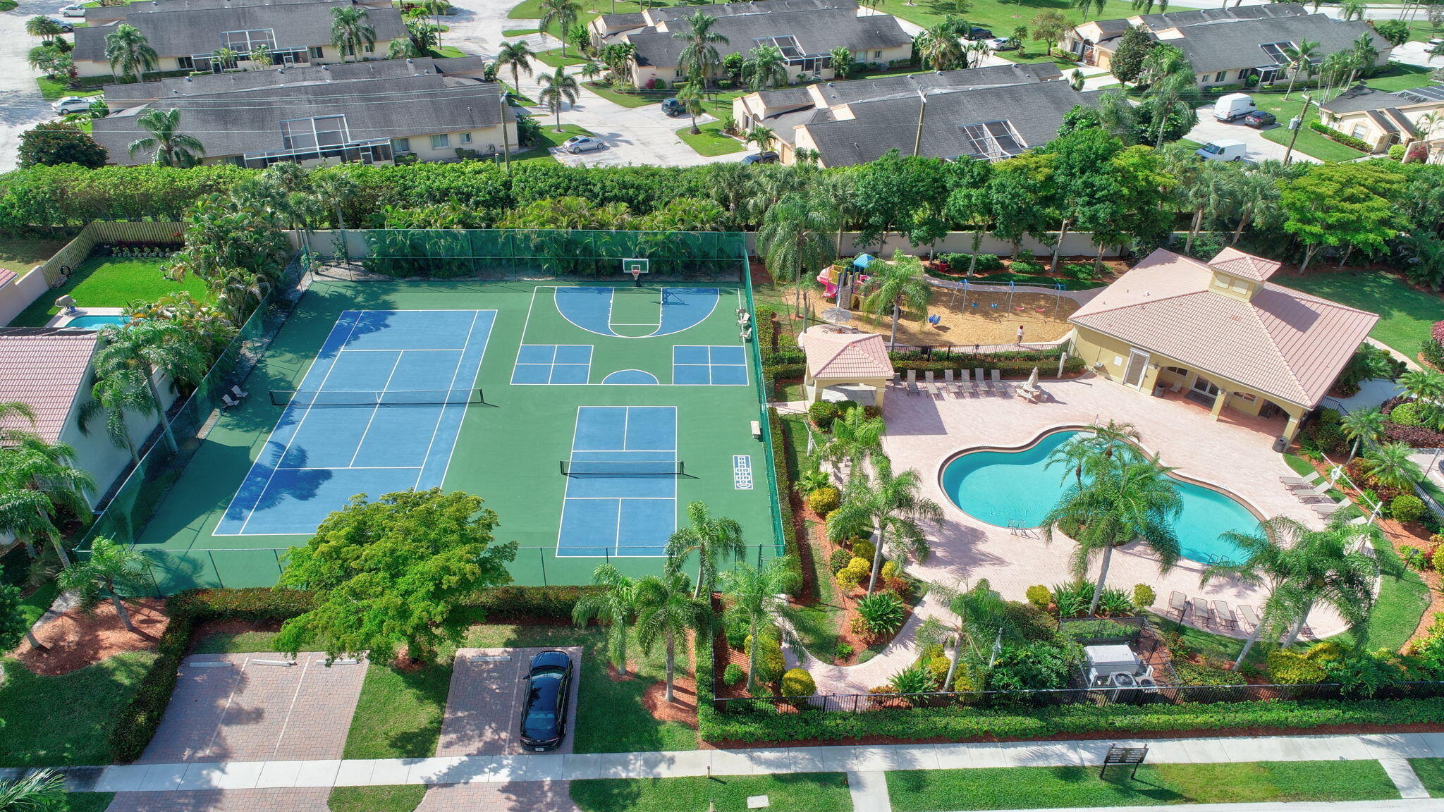 SYMPHONY BAY - Residential