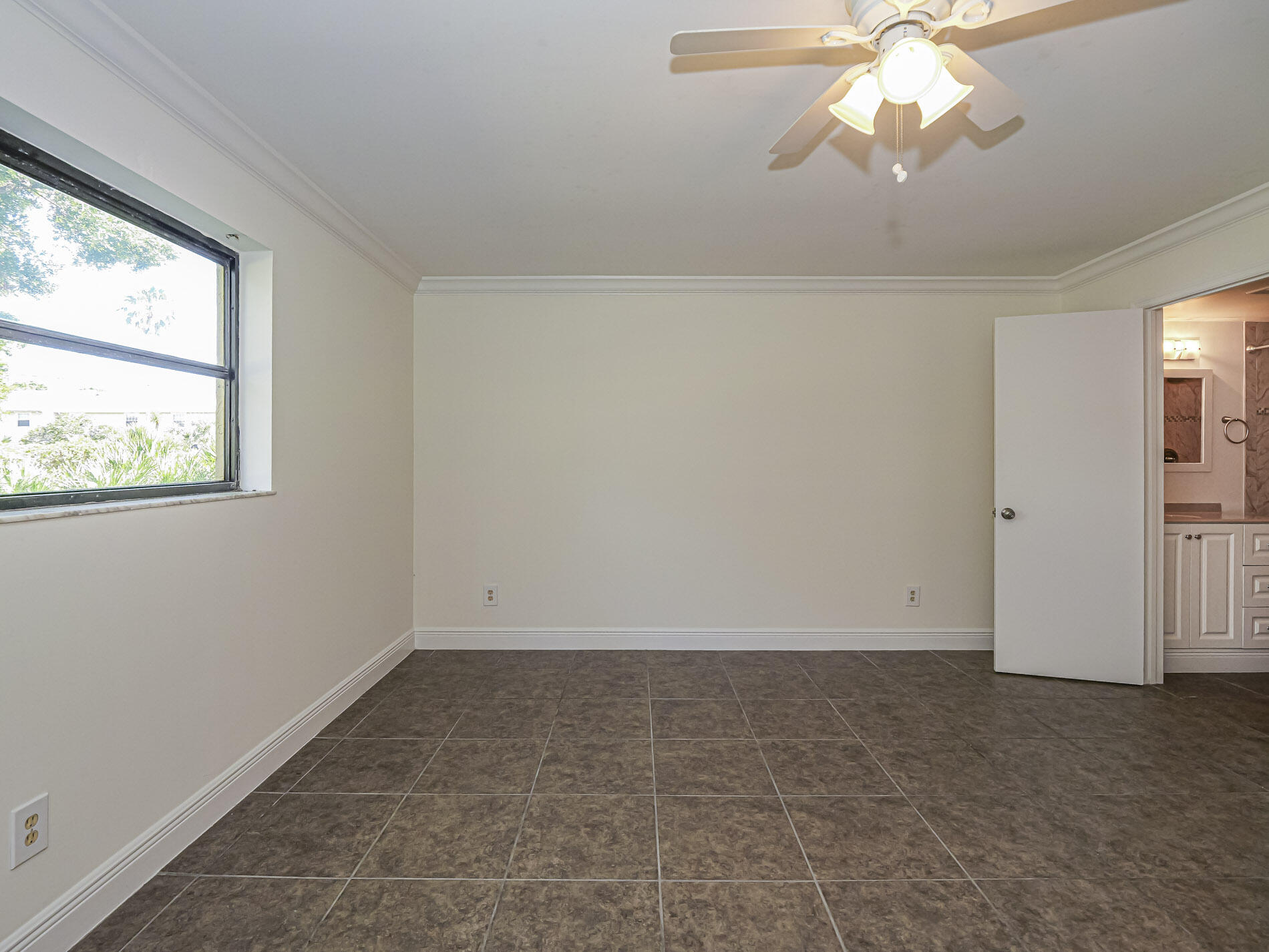OAK PARK TERRACE UNITS 1-16 - Residential
