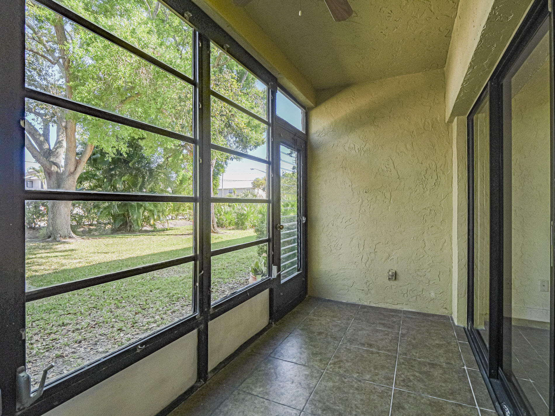 OAK PARK TERRACE UNITS 1-16 - Residential