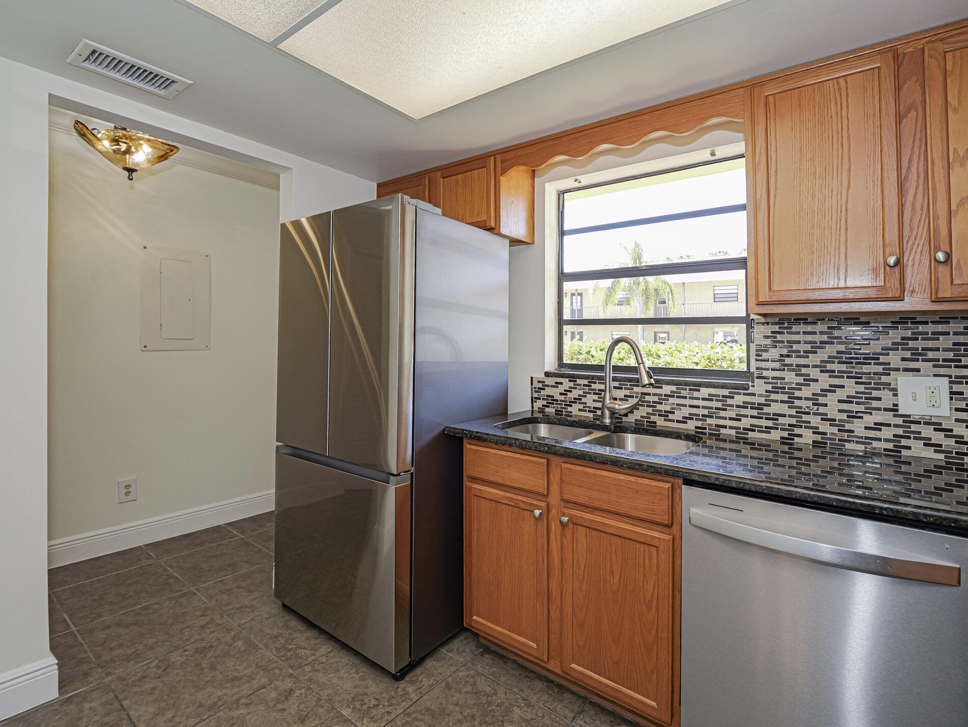 OAK PARK TERRACE UNITS 1-16 - Residential