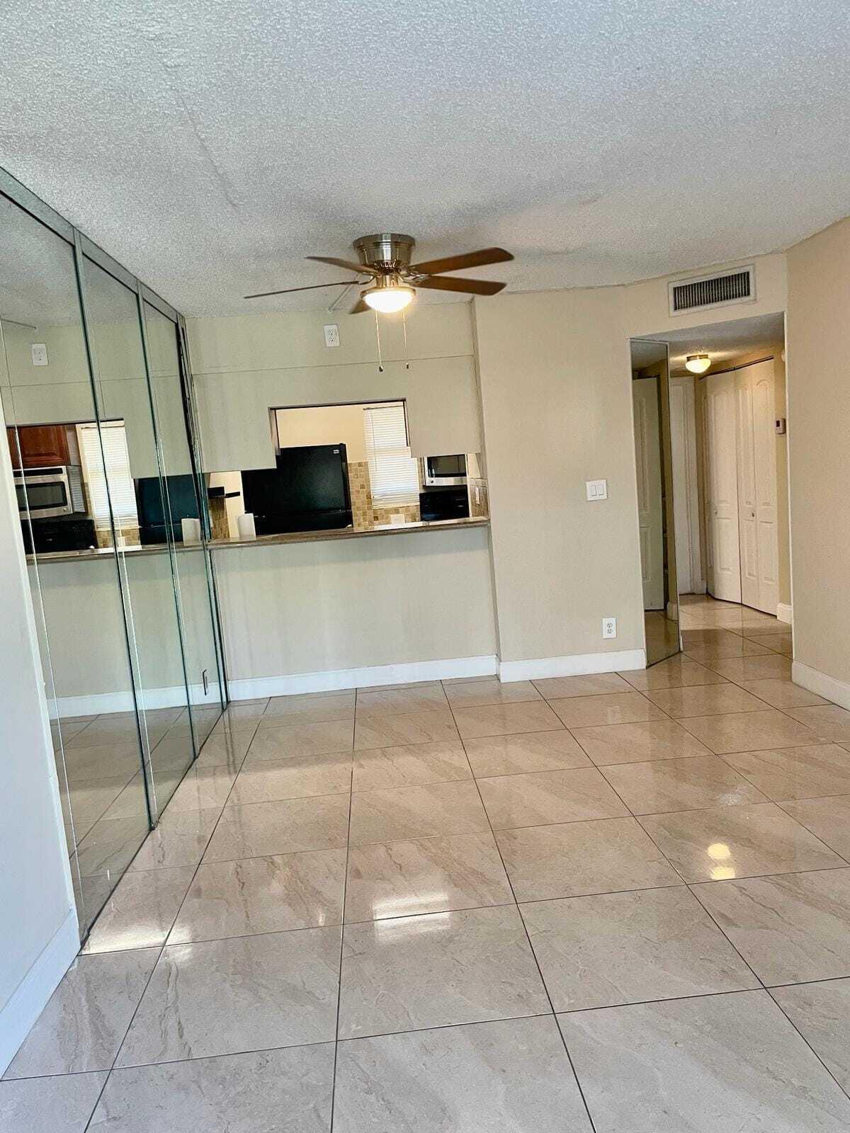 BEAUTIFUL 2/2 UNIT ON IST FLOOR, CANAL VIEW EASY SHOW.ASSOCIATION REQUIRES 650+ CREDIT FOR APPROVAL. BEAUTIFUL UNIT FOR RENT.