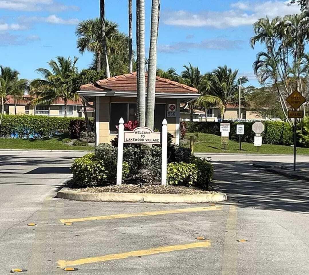 LAKEWOOD VILLAGE - Residential Lease