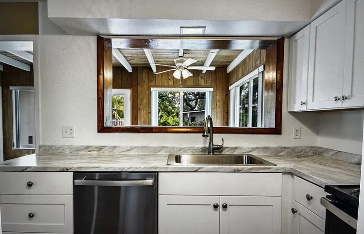 VERO BEACH ESTATES - Residential Lease