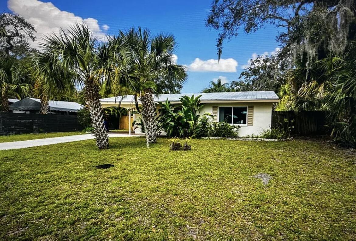 VERO BEACH ESTATES - Residential Lease