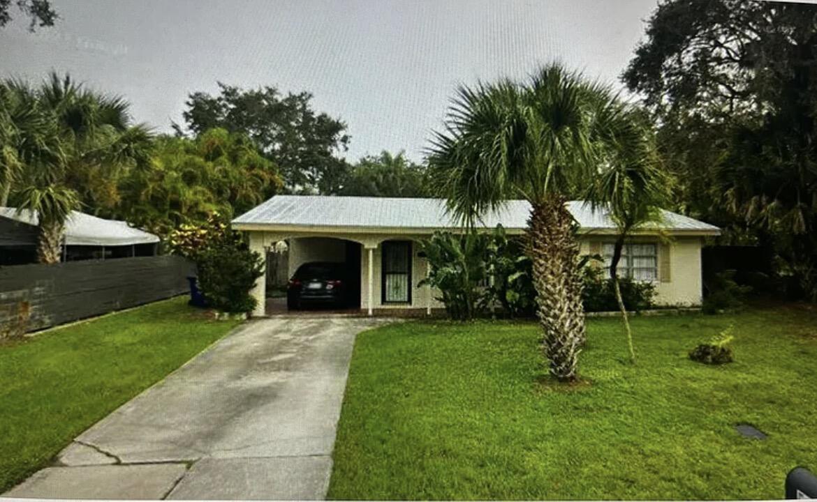 VERO BEACH ESTATES - Residential Lease