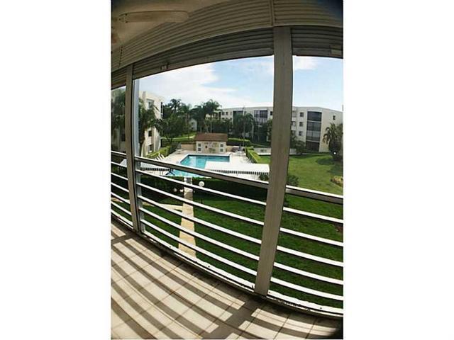 TRANQUIL POOL AND GARDEN VIEWS FROM SCREENED PATIO RM, 2 BD/ 2 BTH .  ACTIVE 55+ COMMUNITY.  "NEEDS SOME TLC".  ON-SUITE MST BTH RM w/SHOWER.   ALL APPLIANCES INCLUDED; WASHER, DRYER, DISHWASHER, STOVE, REFRIGERATOR,ELECTRIC WATER HEATER, HAVAC SYSTEM, CEILING FANS; UNFURNISHED. WATER, SEWER, CABLE TV INCLUDED. ASSIGNED PARKING SPACE.   ENJOY POOL, TENNIS, CLUBHOUSE w/BAR + RESTAURANT, GOLF PLAY IS OPTIONAL.  EASY ACCESS TO TURNPIKE, SHOPPING AND DINING, 8 MILES TO DOWNTOWN LAKE WORTH FESTIVALS, NIGHT-LIFE AND BEACHES!!