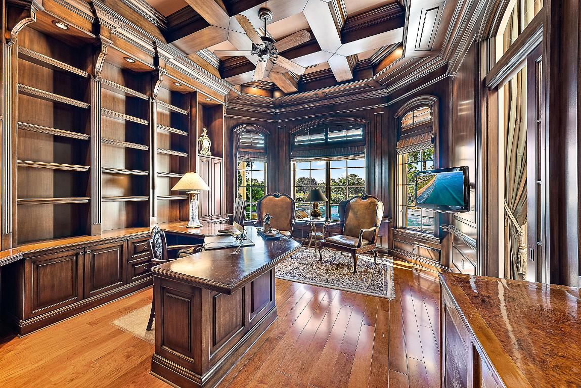 Jupiter Hills Village - Residential
