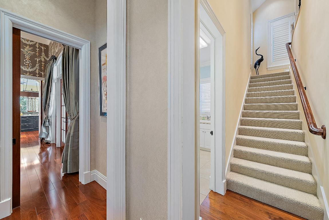 Jupiter Hills Village - Residential