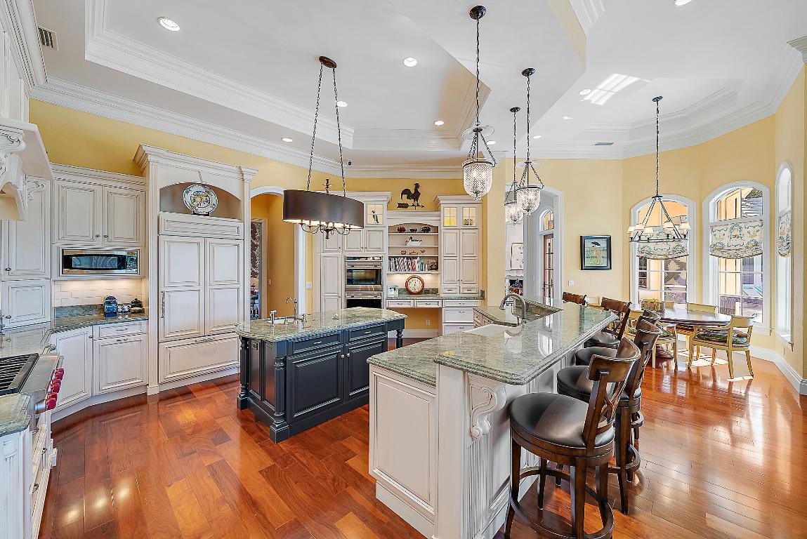 Jupiter Hills Village - Residential