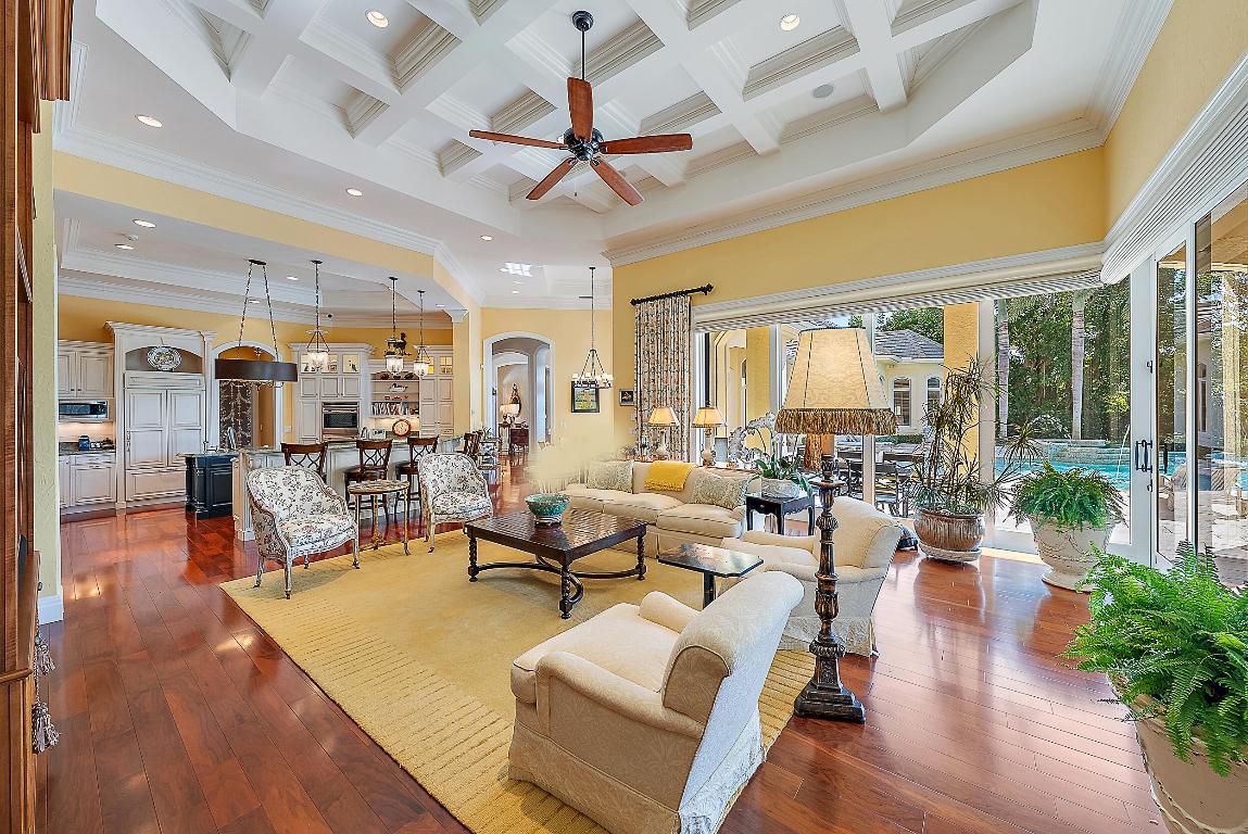 Jupiter Hills Village - Residential