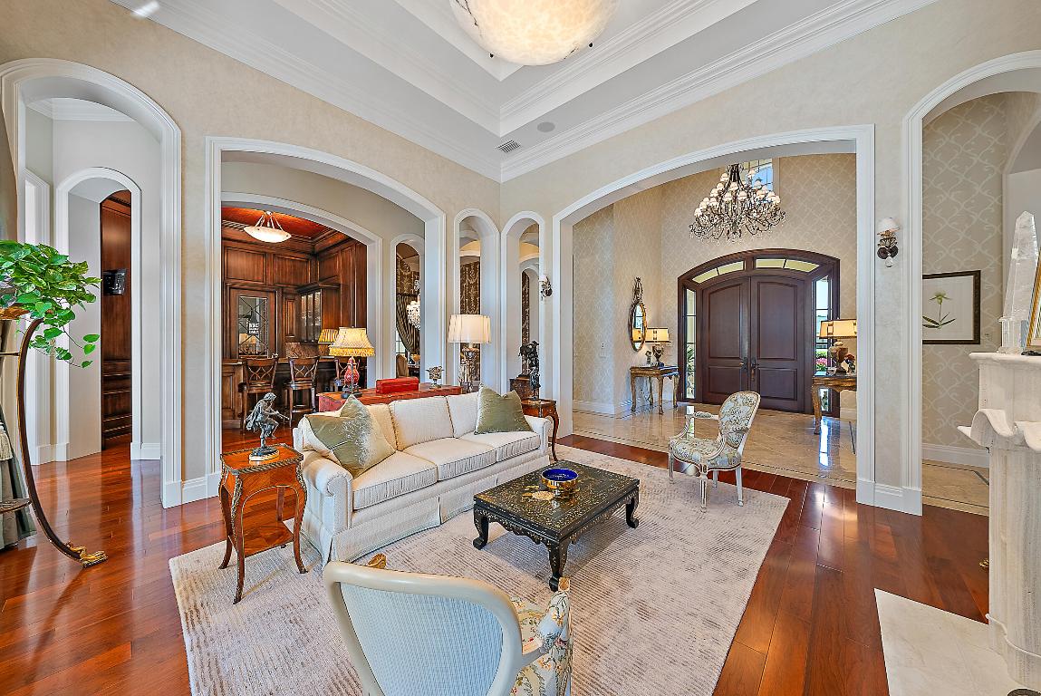 Jupiter Hills Village - Residential