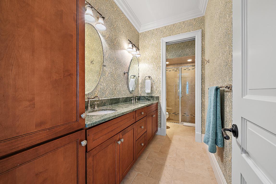 Jupiter Hills Village - Residential