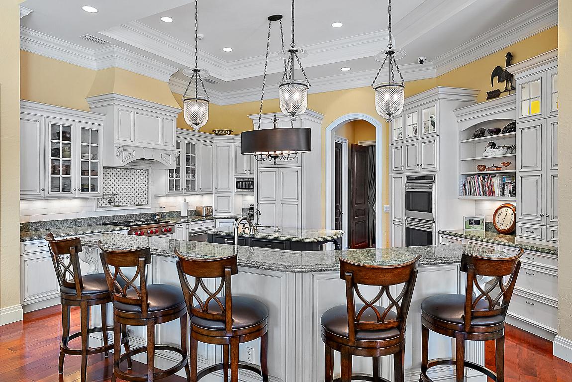 Jupiter Hills Village - Residential
