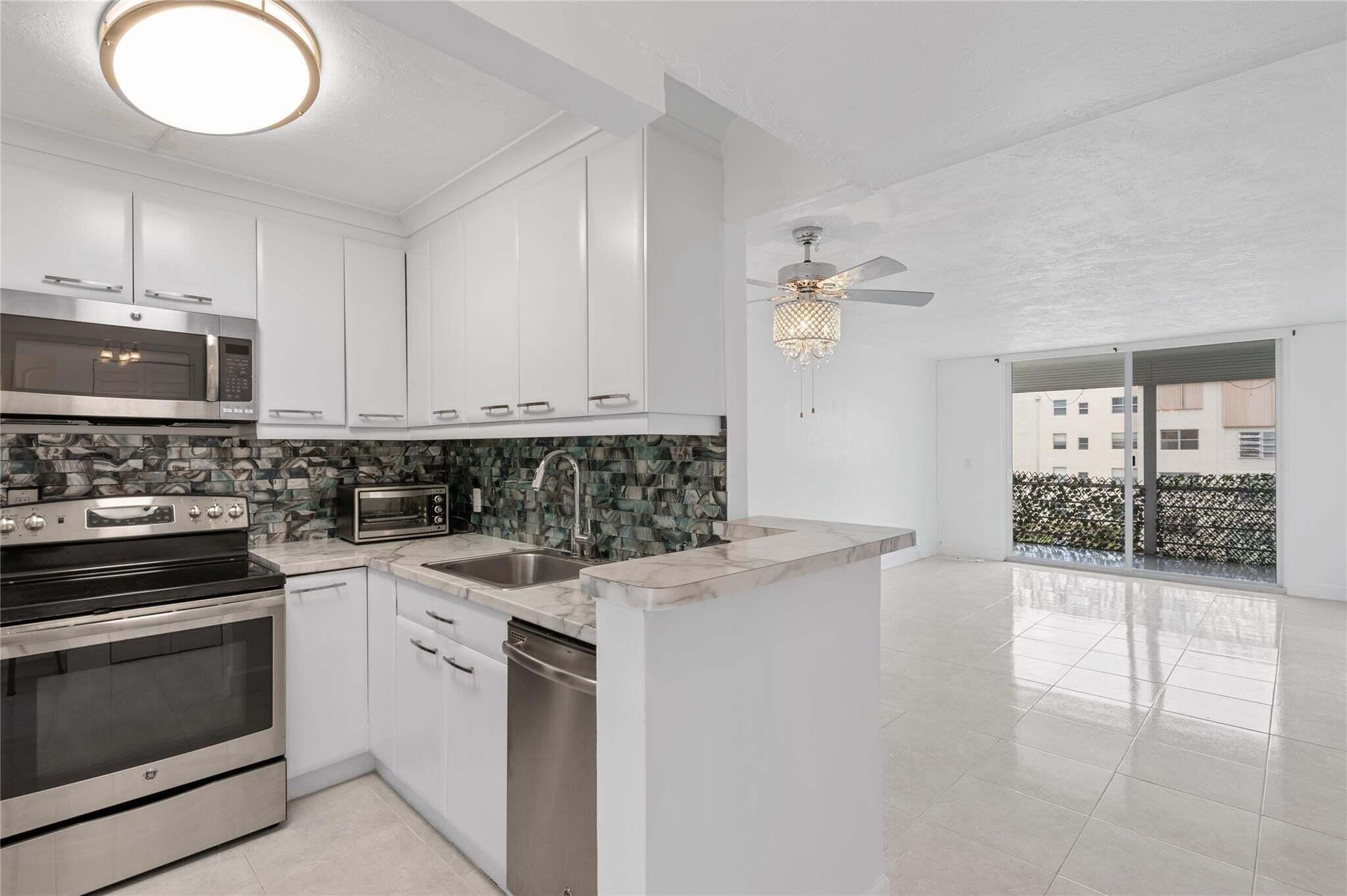 SOMERSET NO 4 CONDO - Residential