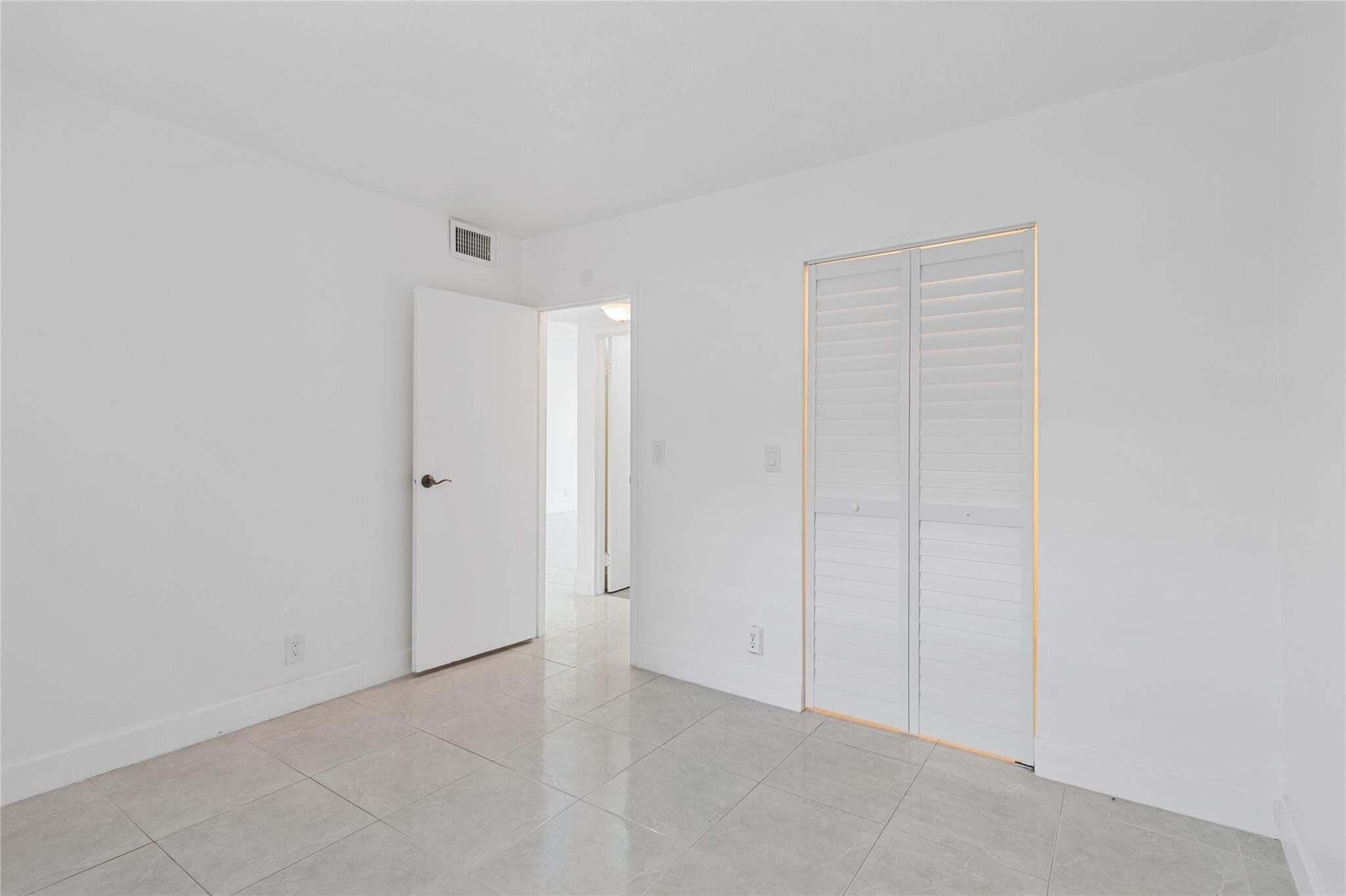 SOMERSET NO 4 CONDO - Residential