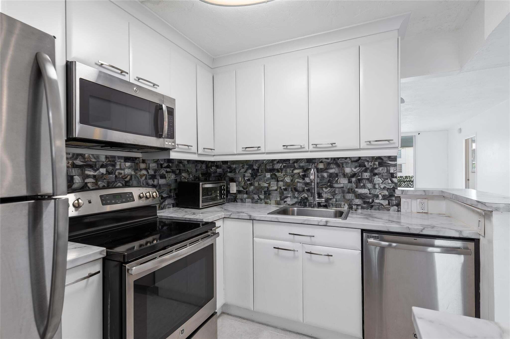 SOMERSET NO 4 CONDO - Residential