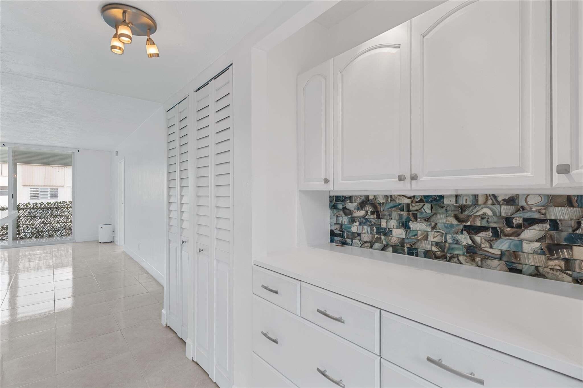 SOMERSET NO 4 CONDO - Residential