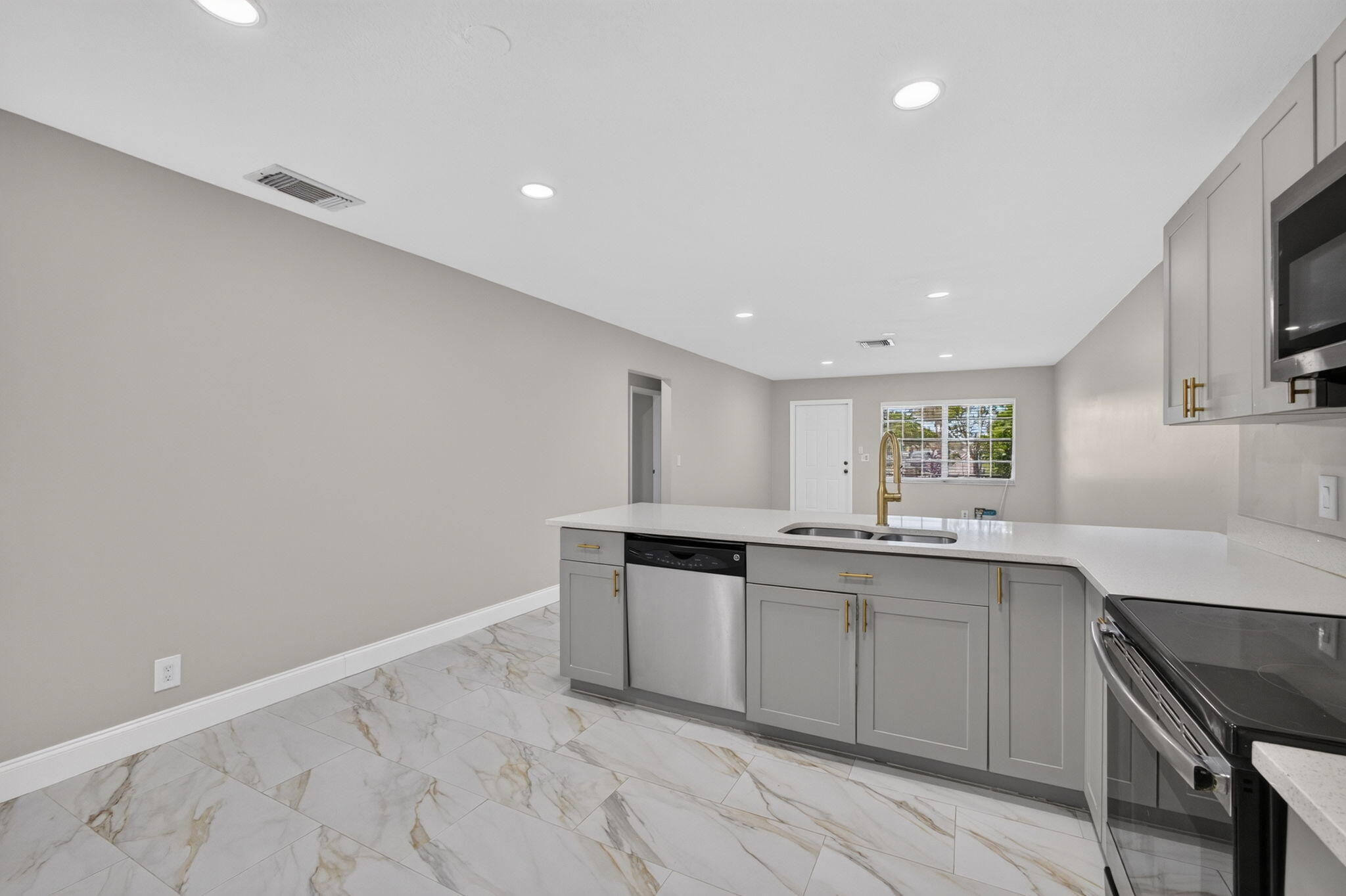 KING ARTHUR ESTATES - Residential Lease