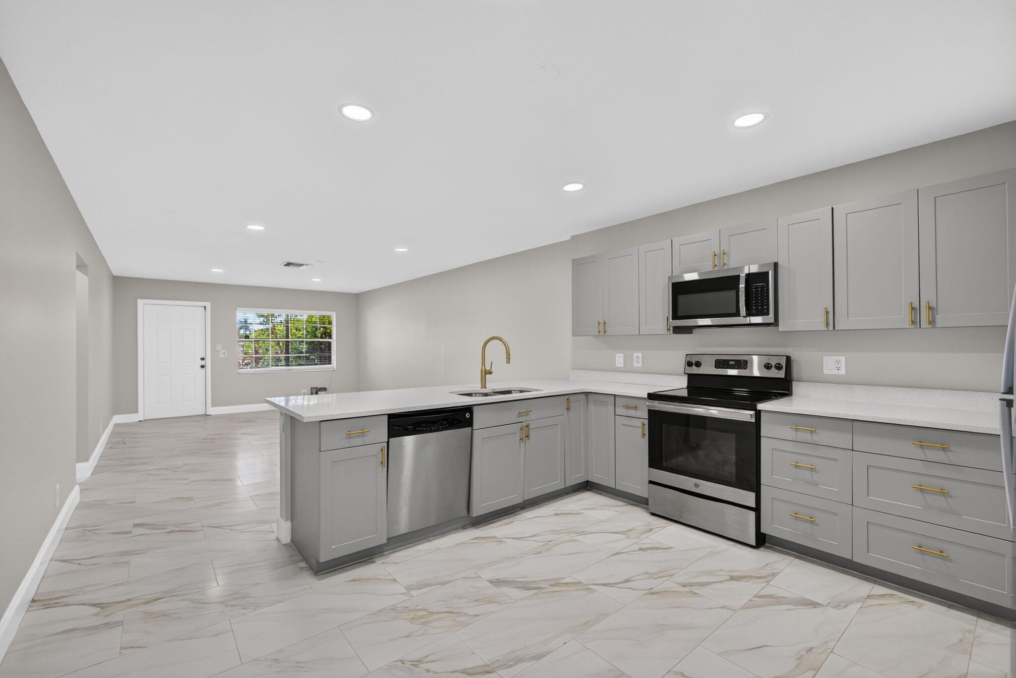 KING ARTHUR ESTATES - Residential Lease