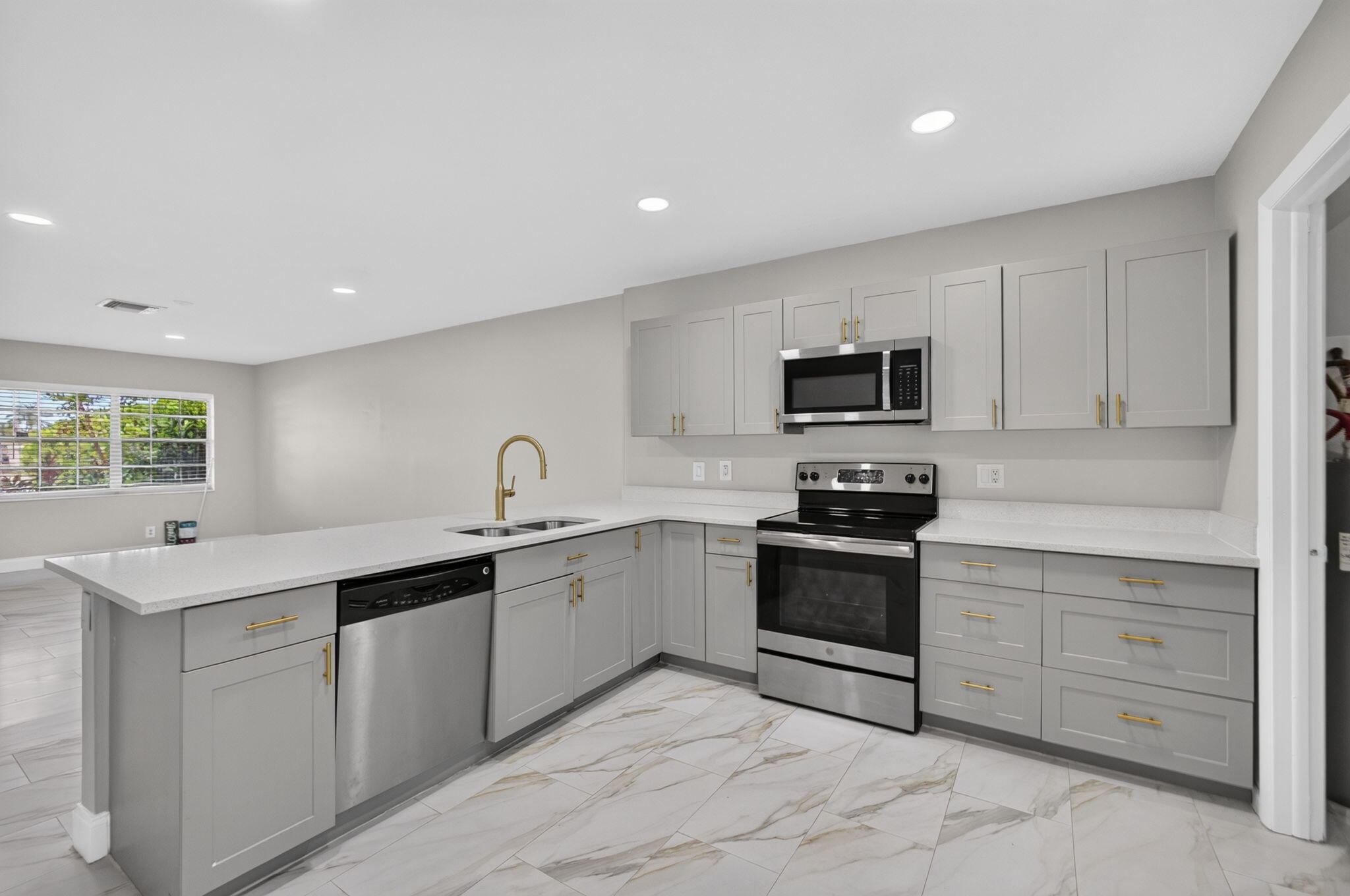 KING ARTHUR ESTATES - Residential Lease