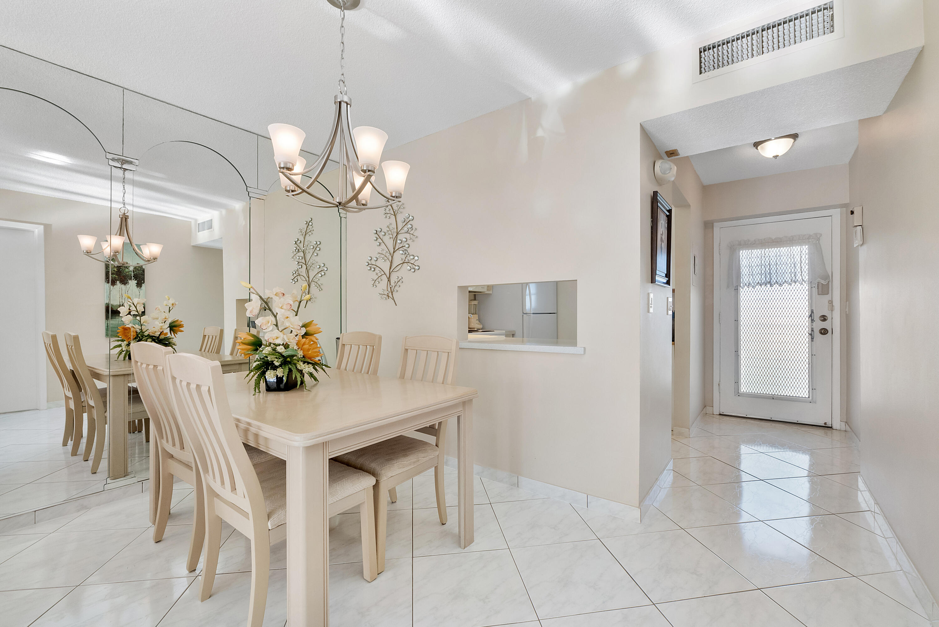 LAUDERDALE OAKS CONDO III - Residential