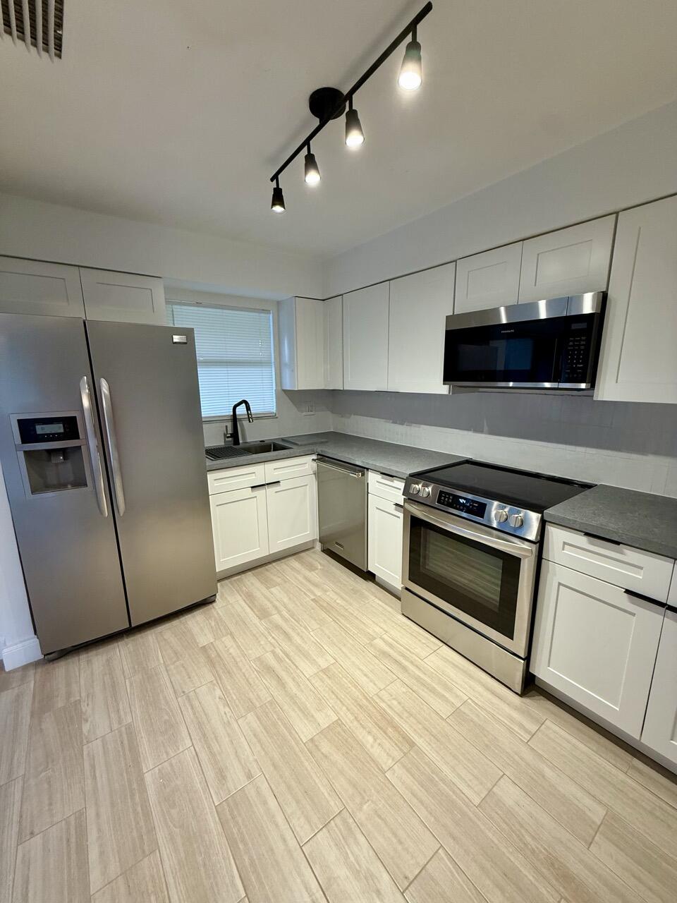 CANALAKE REPLAT - Residential Lease