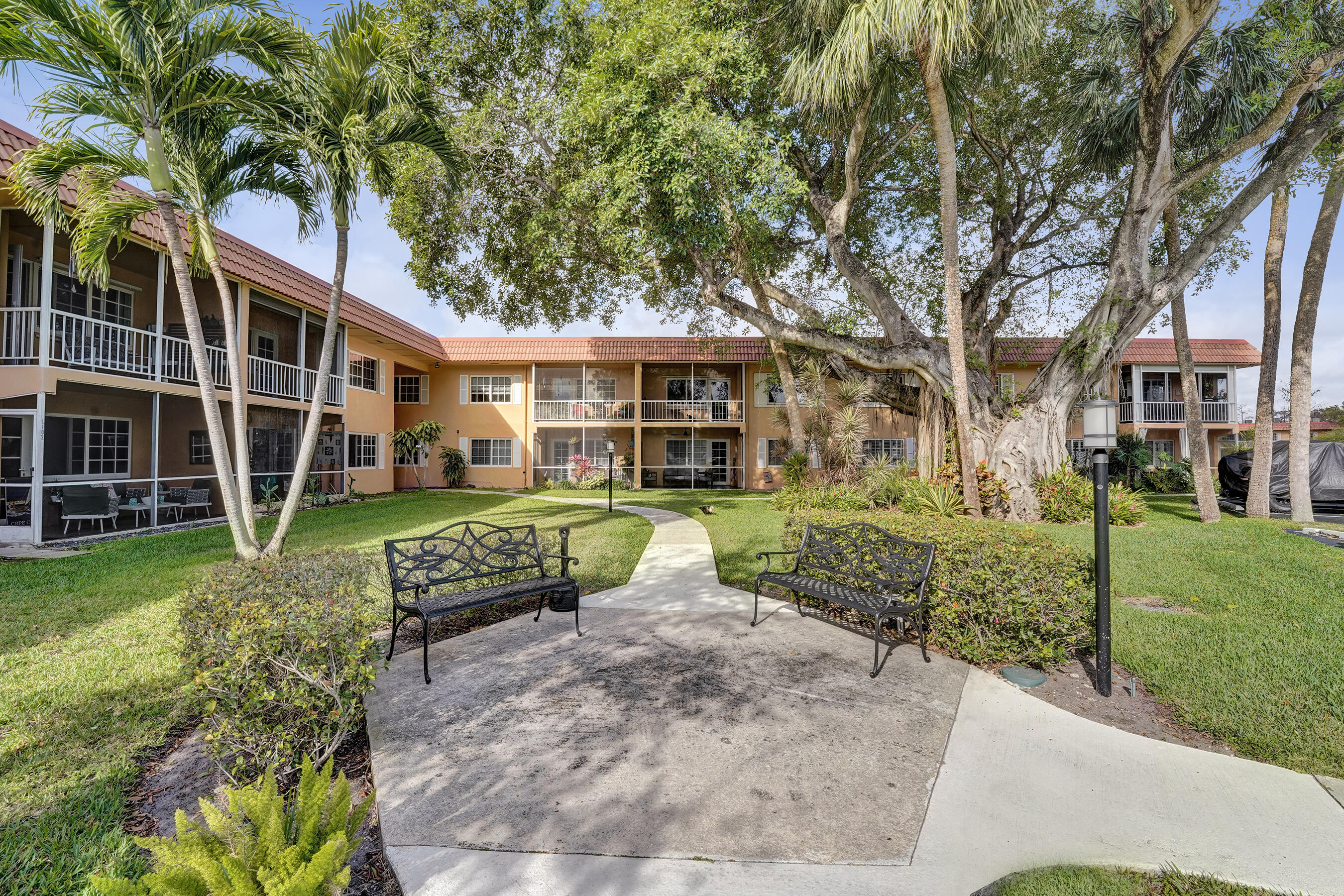 MANOR GROVE VILLAGE FOUR CONDO - Residential