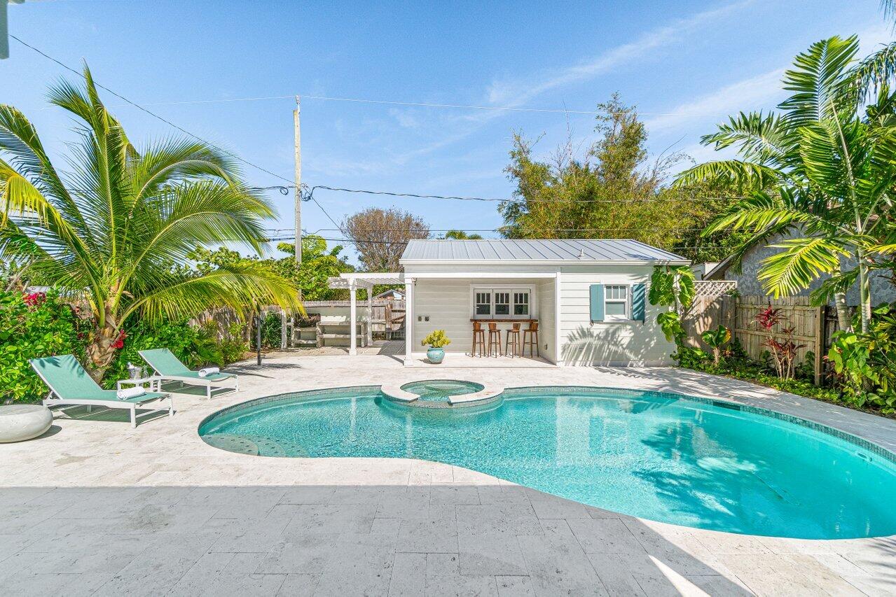 LAKE WORTH TOWN OF - Residential