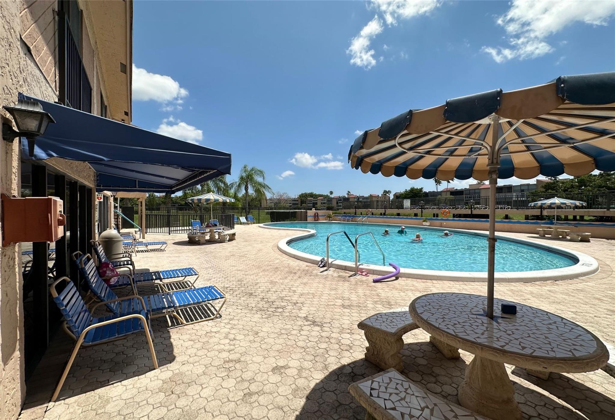 Palm Lakes - Residential