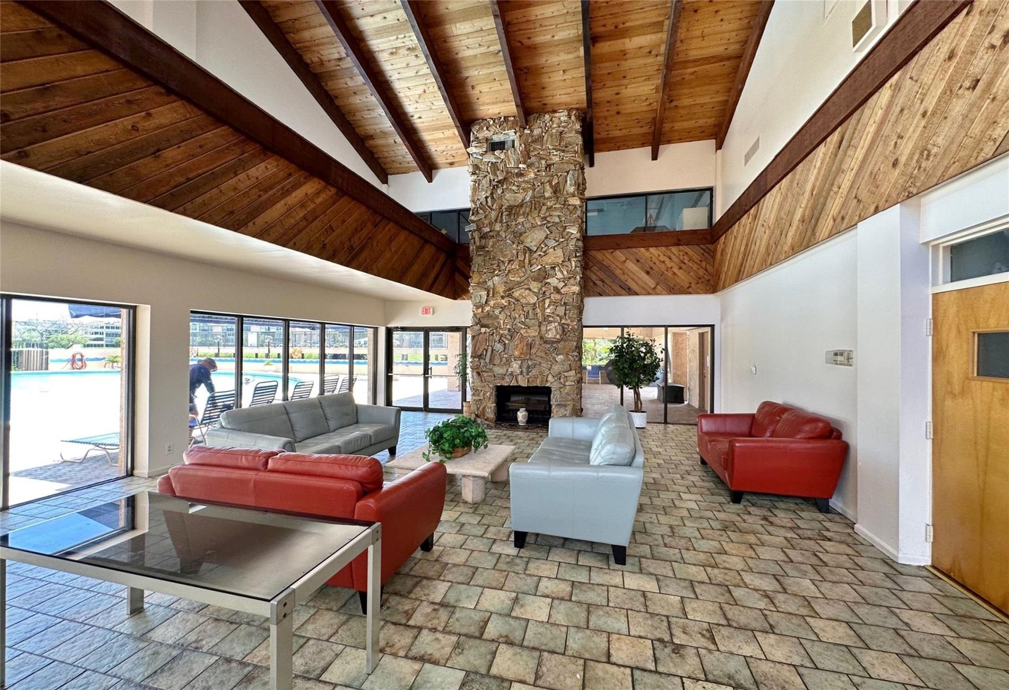Palm Lakes - Residential