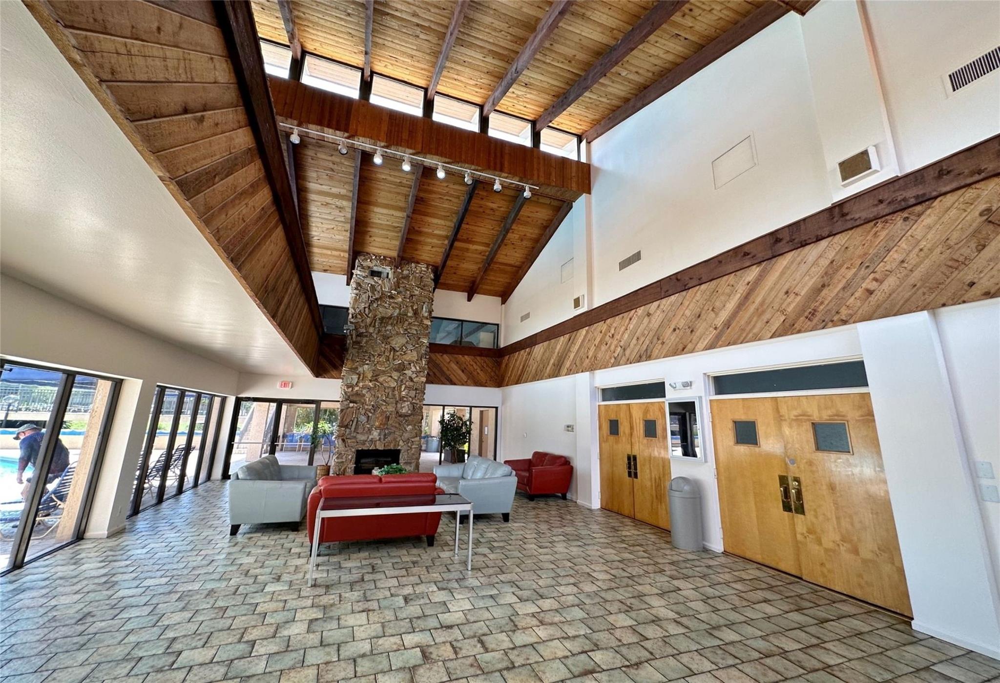 Palm Lakes - Residential