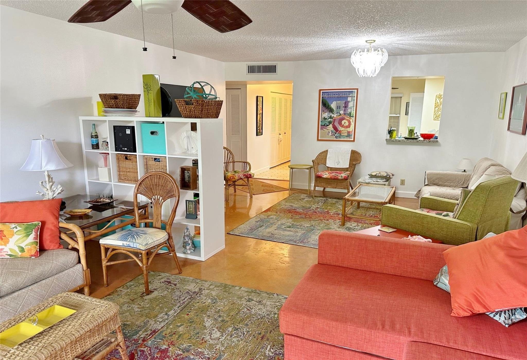 Palm Lakes - Residential