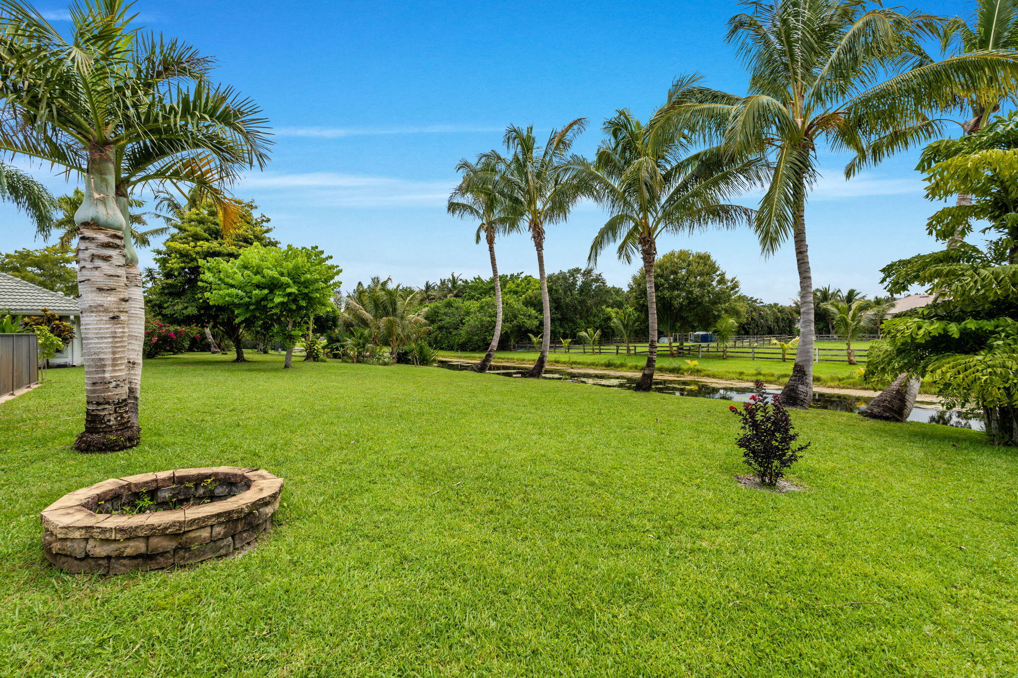 SUGAR POND MANOR OF WELLINGTON - Residential Lease