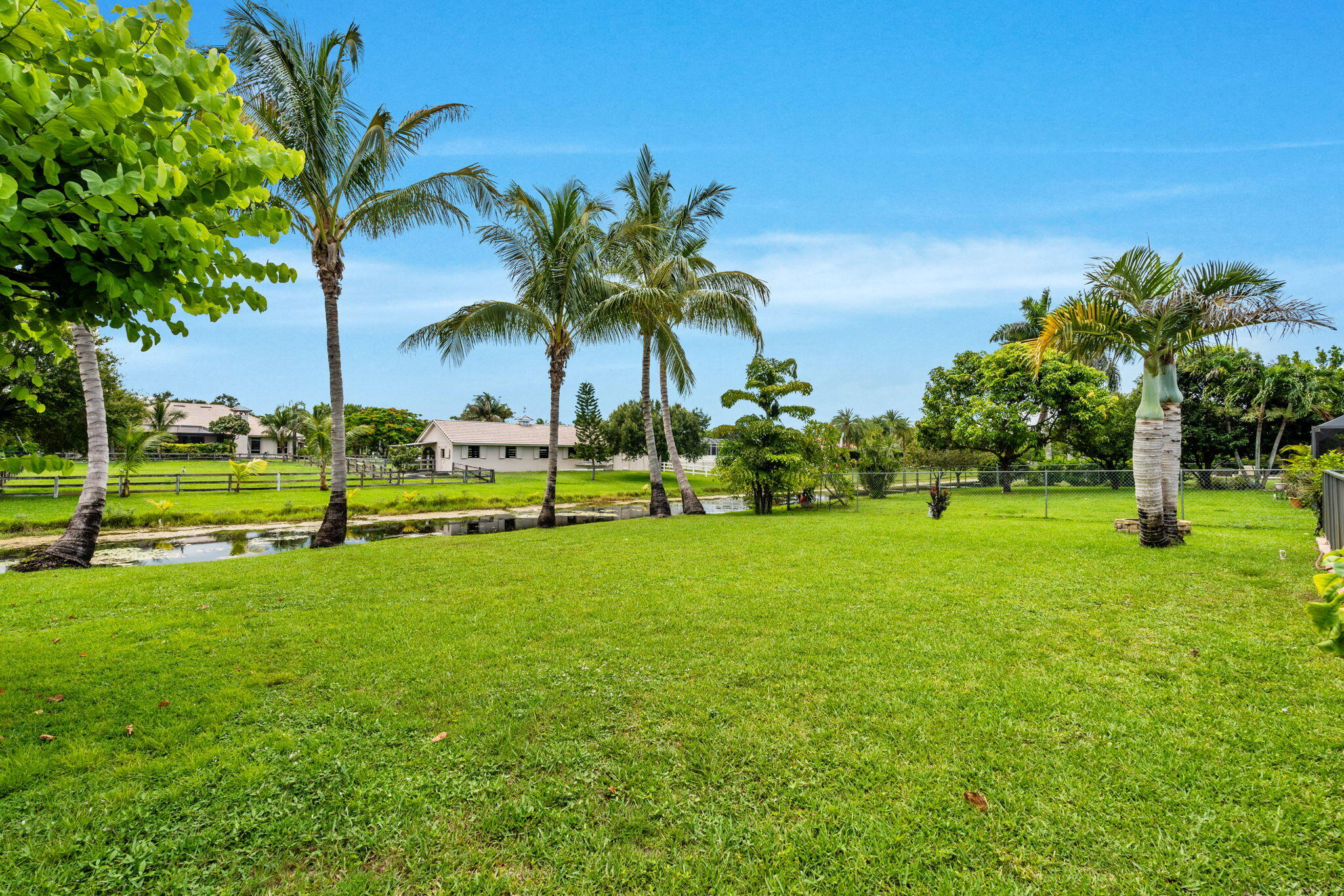 SUGAR POND MANOR OF WELLINGTON - Residential Lease