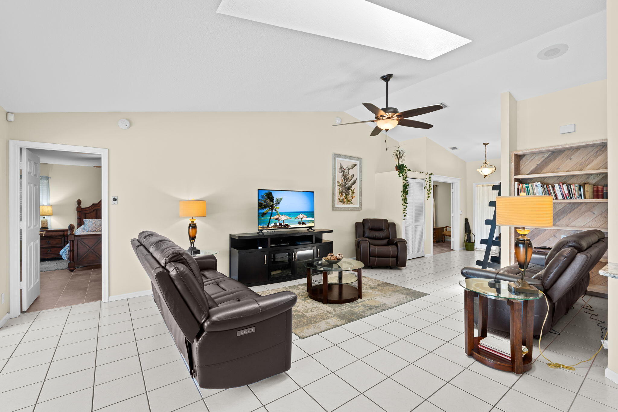 SUGAR POND MANOR OF WELLINGTON - Residential Lease