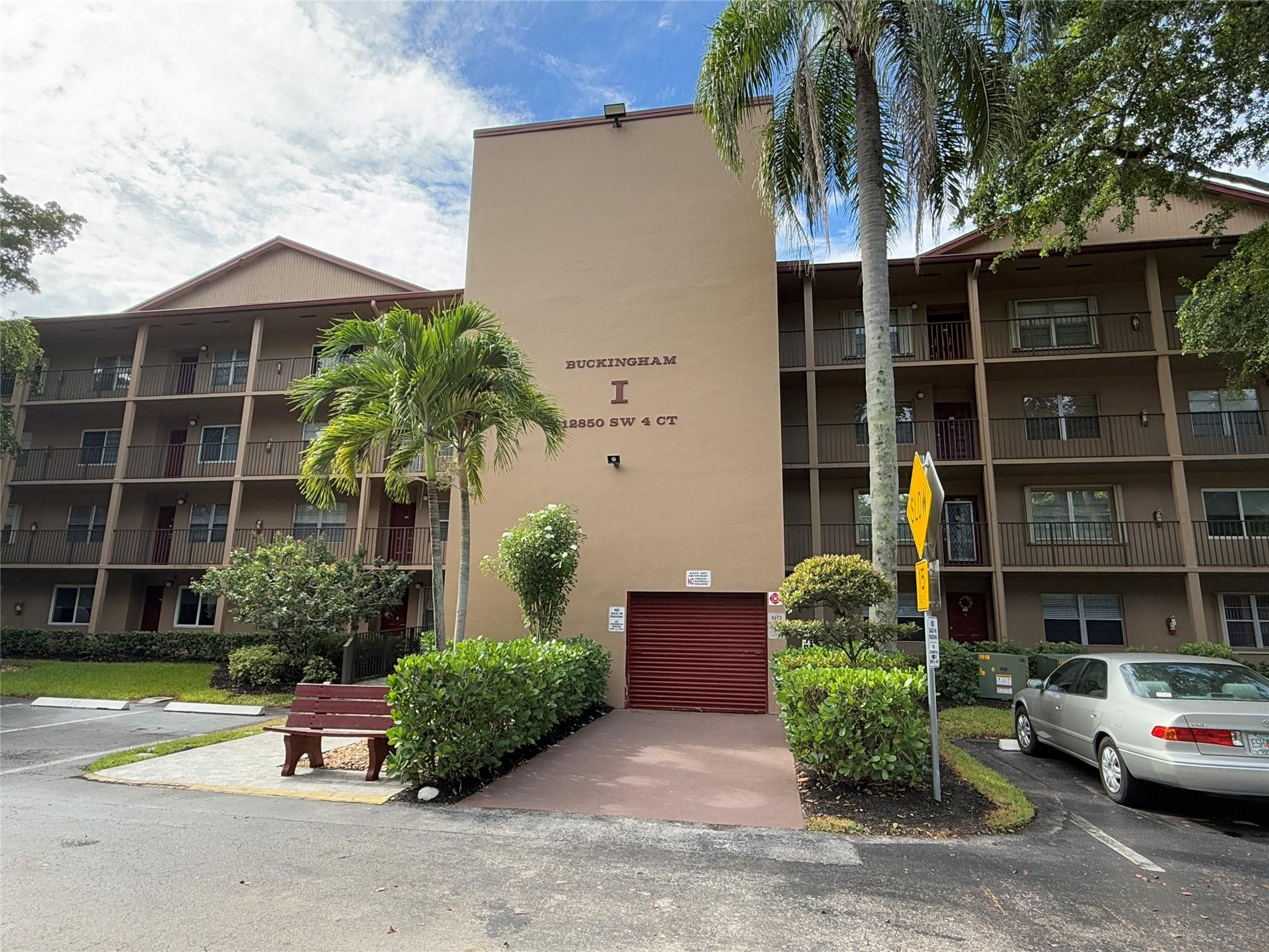 BUCKINGHAM -CENTURY VILLA - Residential
