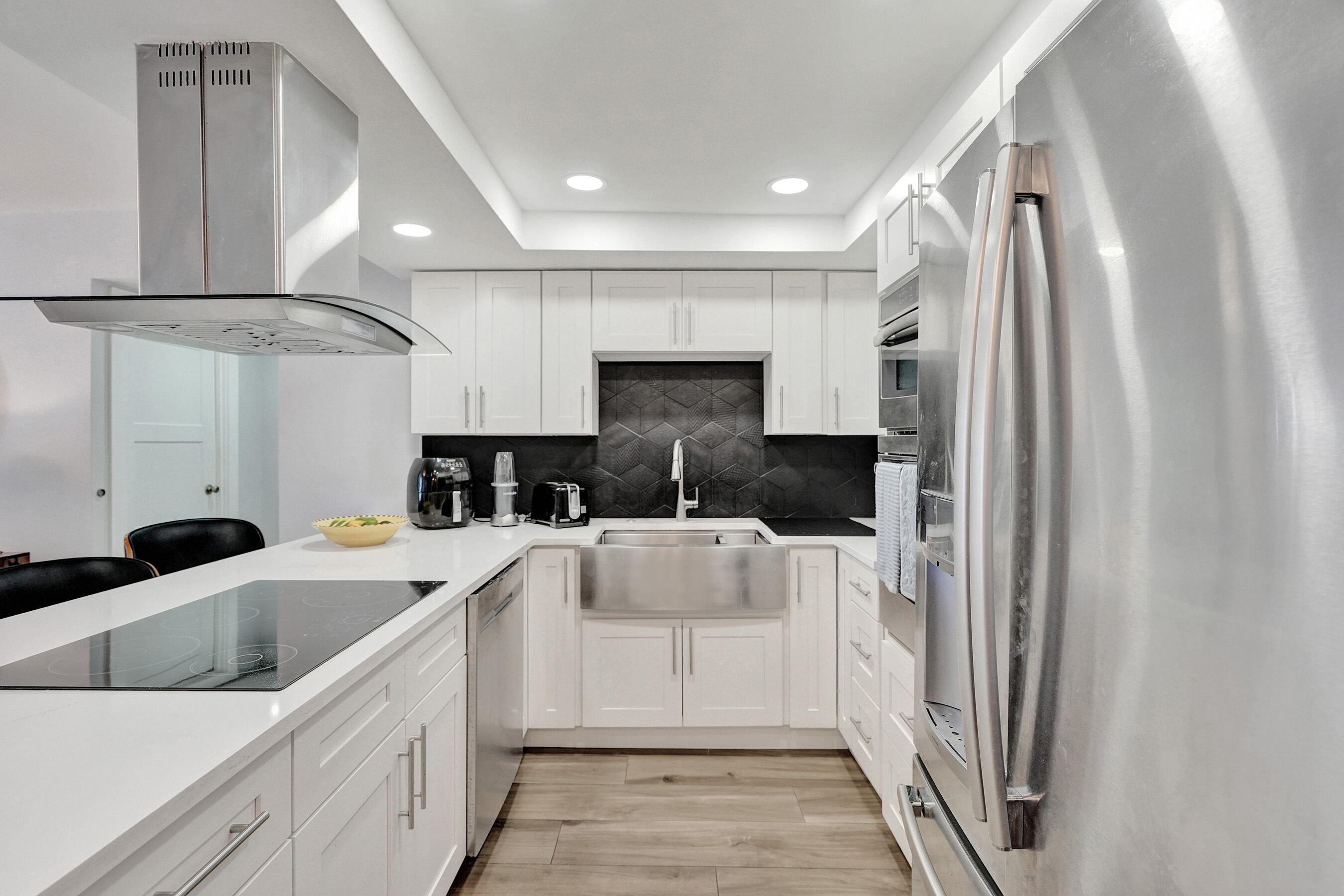 OLYMPUS CONDO PHASE - Residential