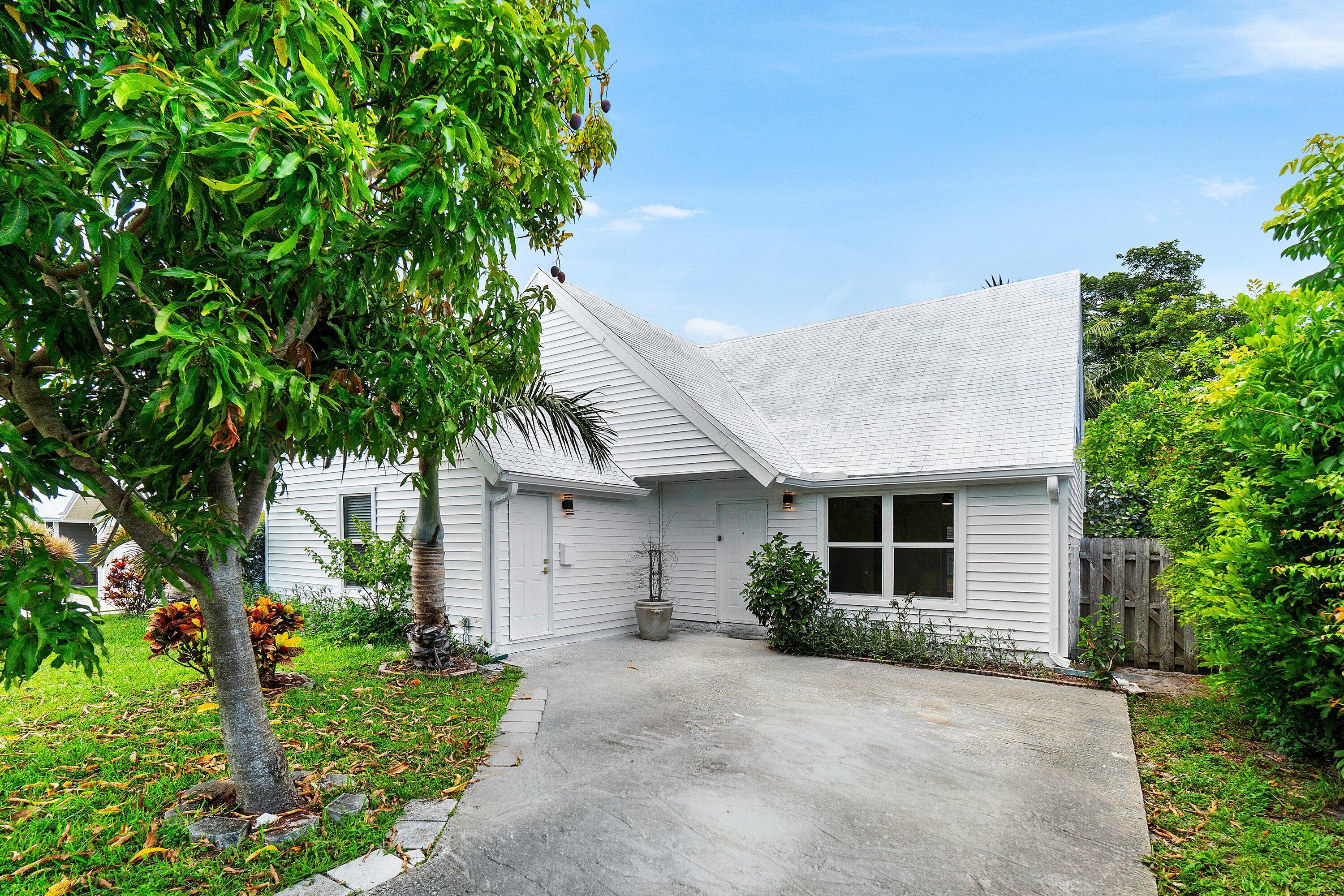 DELRAY GARDEN ESTATES - Residential