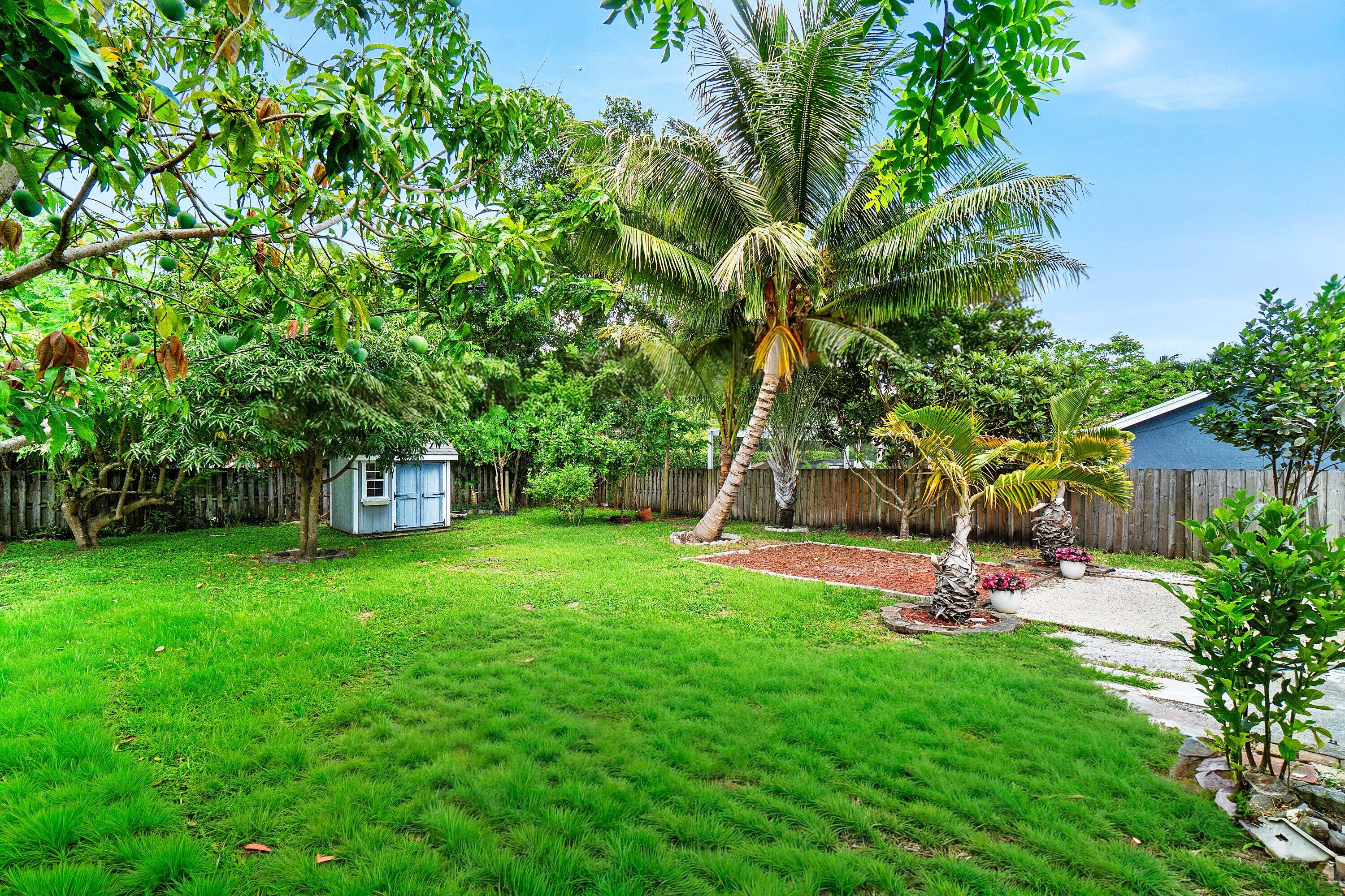 DELRAY GARDEN ESTATES - Residential