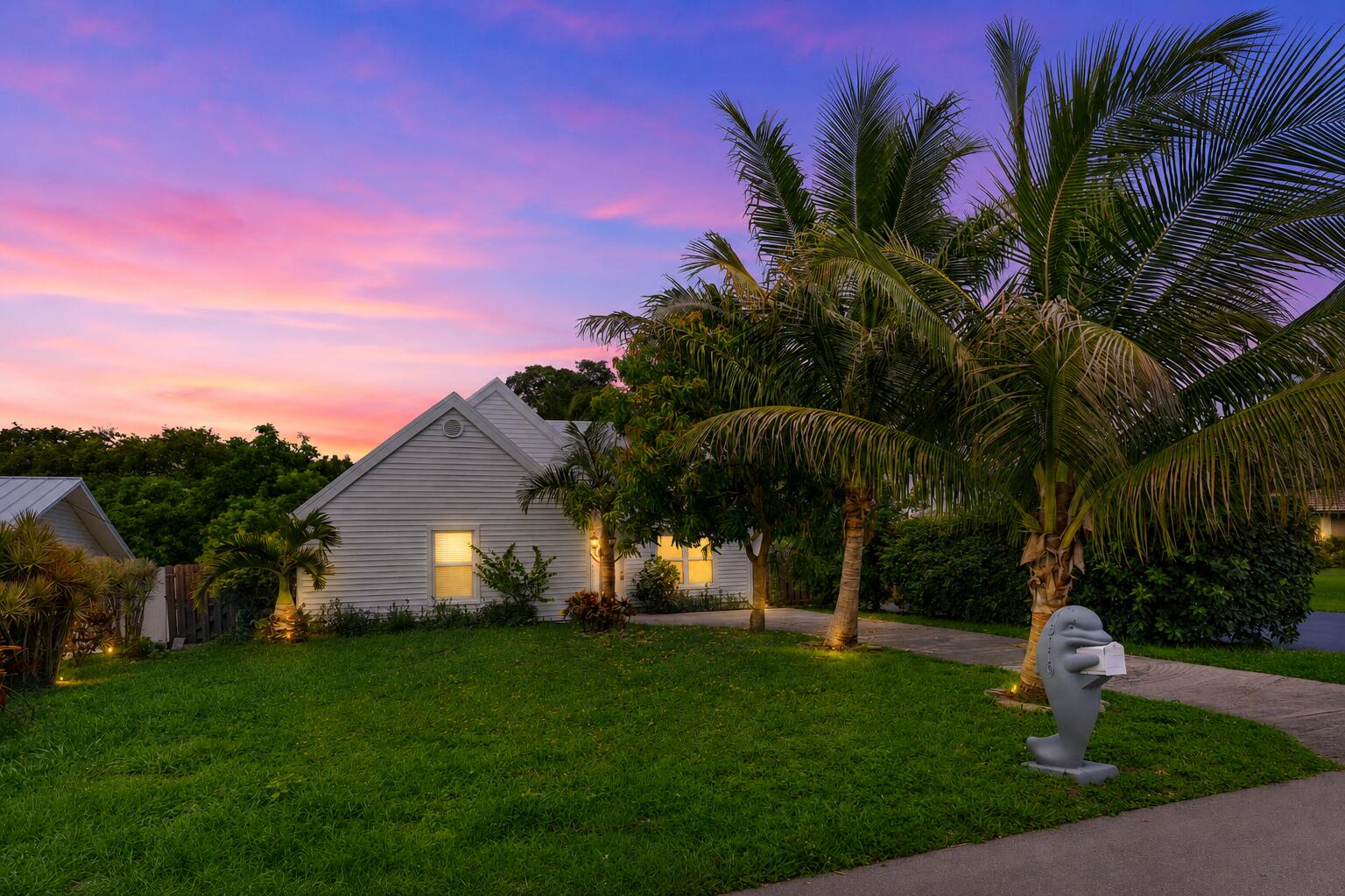 COME SEE THIS CHARMING 3 BED/ 2 BATH SINGLE FAMILY HOME w/ A HUGE BACKYARD (room for a pool) IN A GREAT "NO HOA" NEIGHBORHOOD!  THIS PROPERTY ALSO FEATURES A PRIVATE-IN-LAW SUITE (not included in the bedroom/bathroom count), PERFECT FOR GUESTS OR MULTI_GENERATIONAL LIVING.  THE BACKYARD HAS TONS OF POTENTIAL FOR MANY OPTIONS AND ALL PETS ARE WELCOMED.  HURRICANE IMPACT WINDOWS & GREAT STORAGE SHED...LOCATED IN A FABULOUS UP & COMING VERY DESIRABLE NEIGHBORHOOD OF "DELRAY GARDEN ESTATES" ABOUT 3 MILES TO VIBRANT DOWNTOWN DELRAY w/ ART GALLERIES, UPSCALE RESTAURANTS & COFFEE SHOPS, BOUTIQUES (called Village by the Sea).  ABOUT 4 MILES TO THE BEACH!  MANY VEHICLES ARE ALLOWED TO BE PARKED IN THIS COMMUNITY.