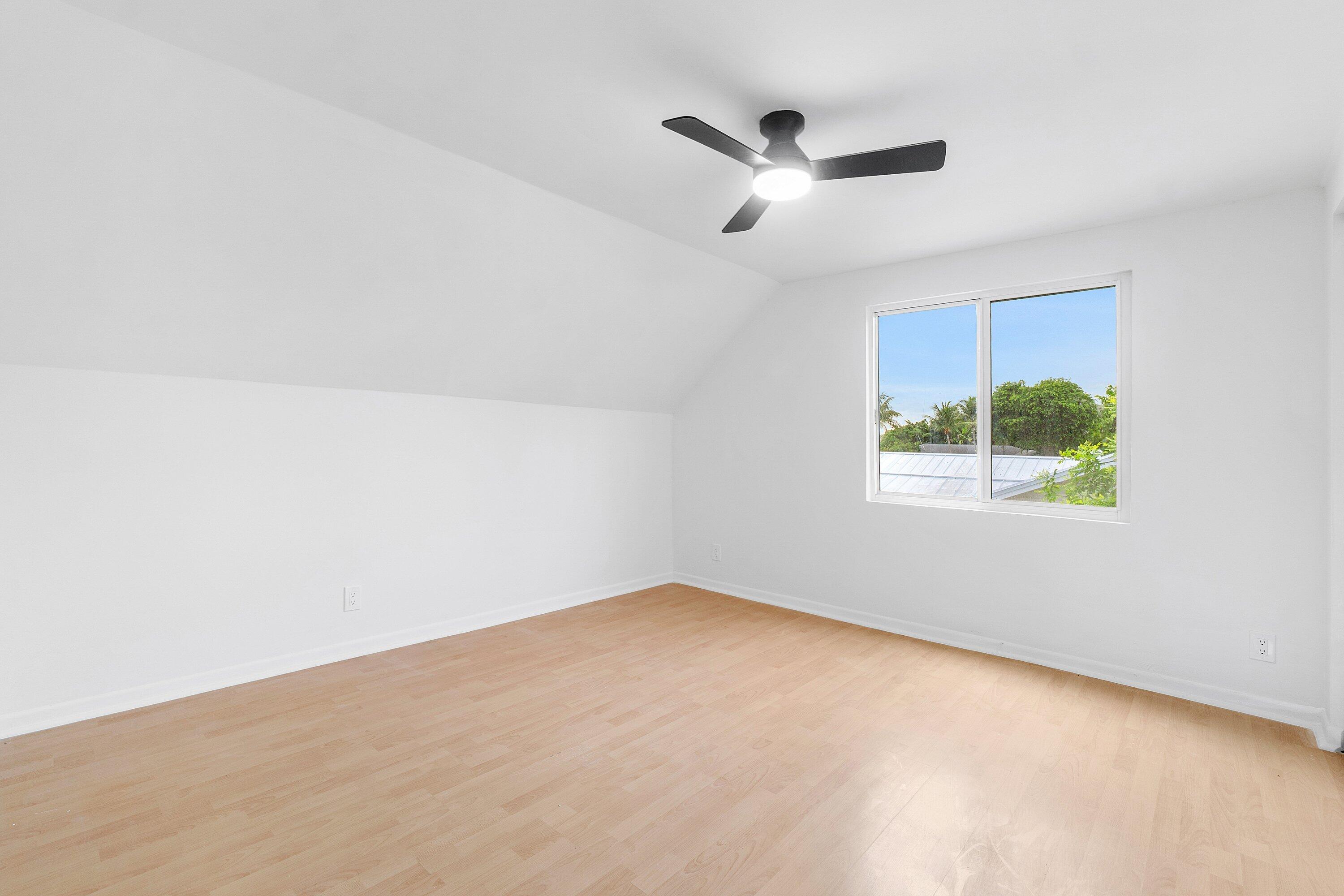 DELRAY GARDEN ESTATES - Residential