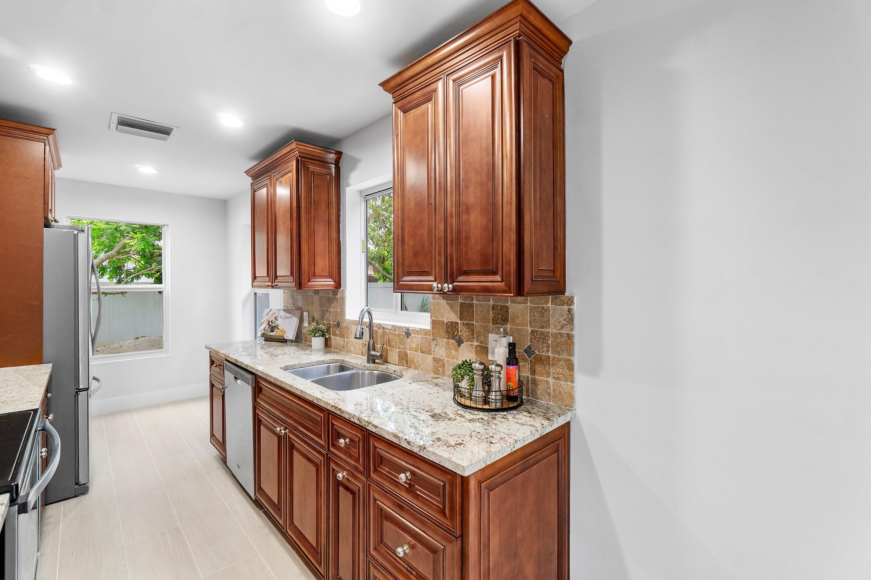 DELRAY GARDEN ESTATES - Residential