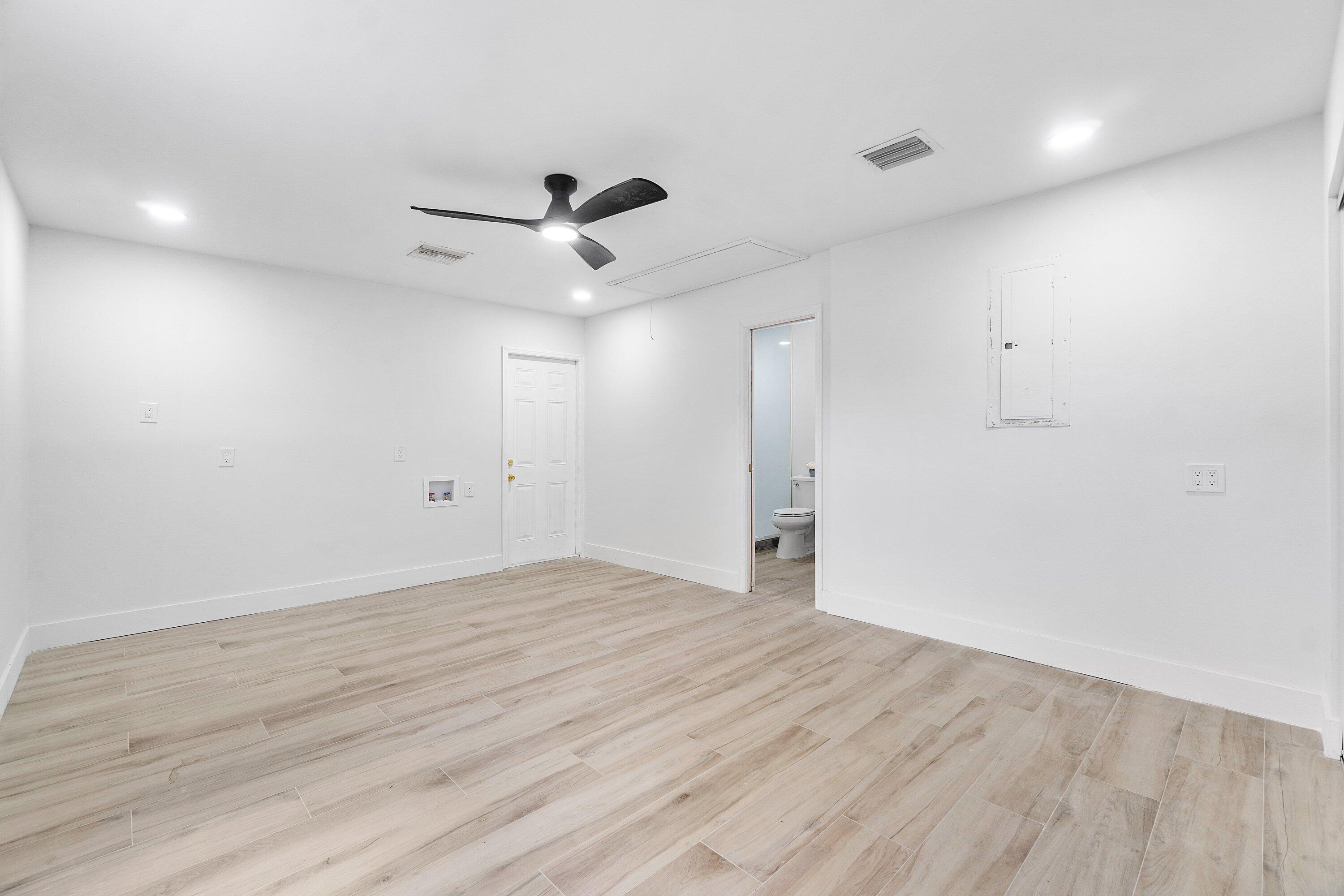 DELRAY GARDEN ESTATES - Residential
