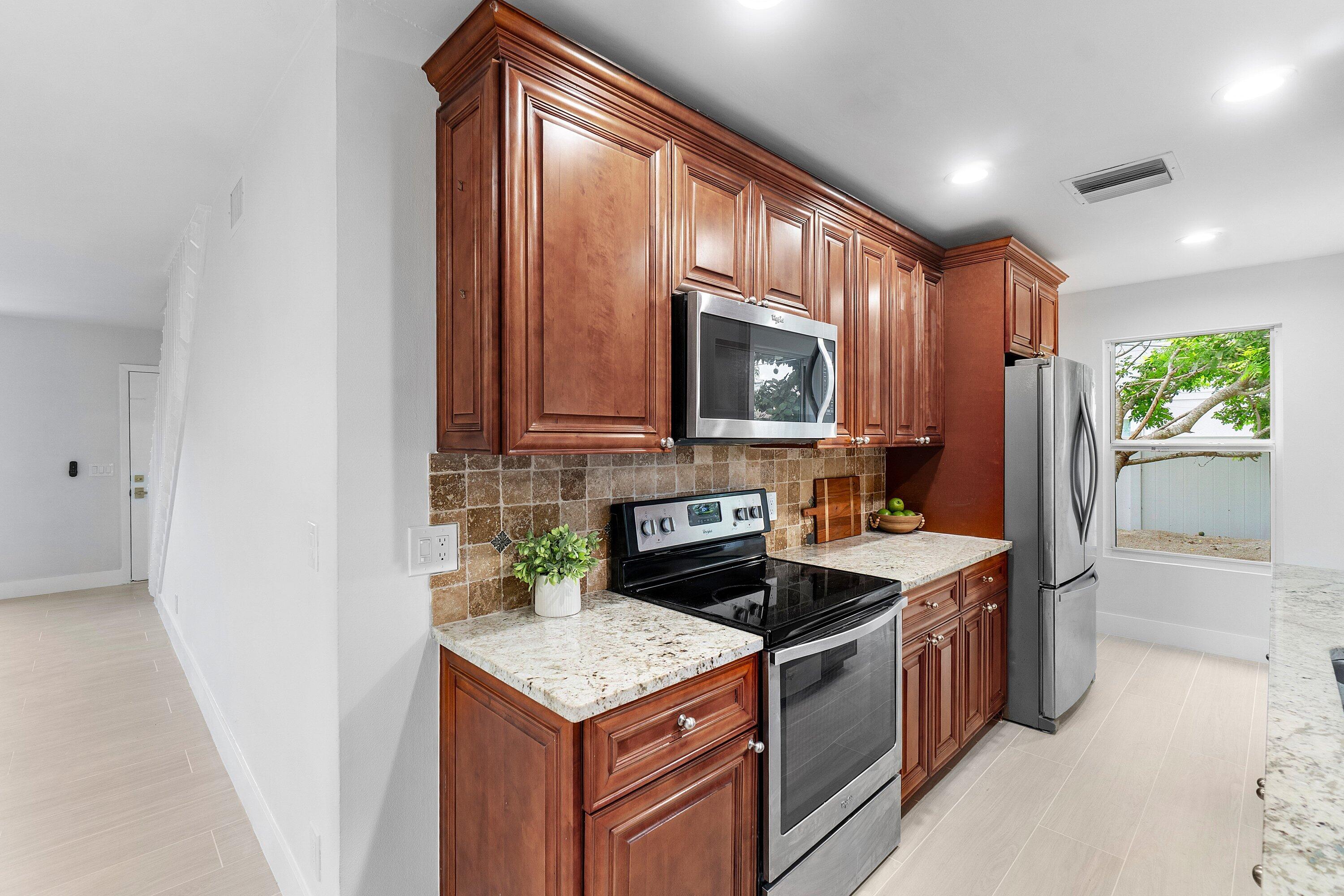 DELRAY GARDEN ESTATES - Residential