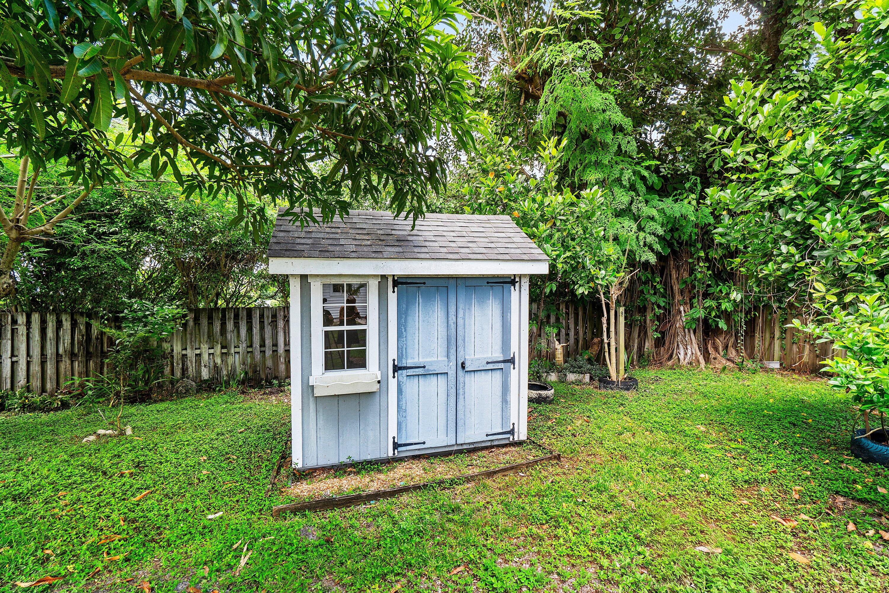 DELRAY GARDEN ESTATES - Residential