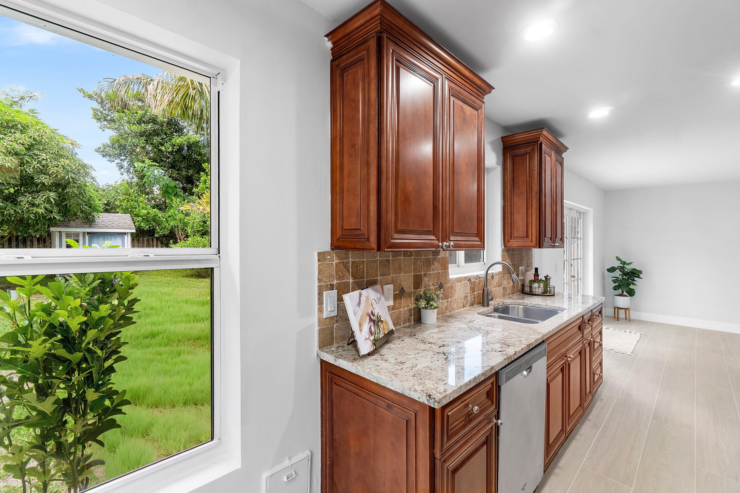 DELRAY GARDEN ESTATES - Residential