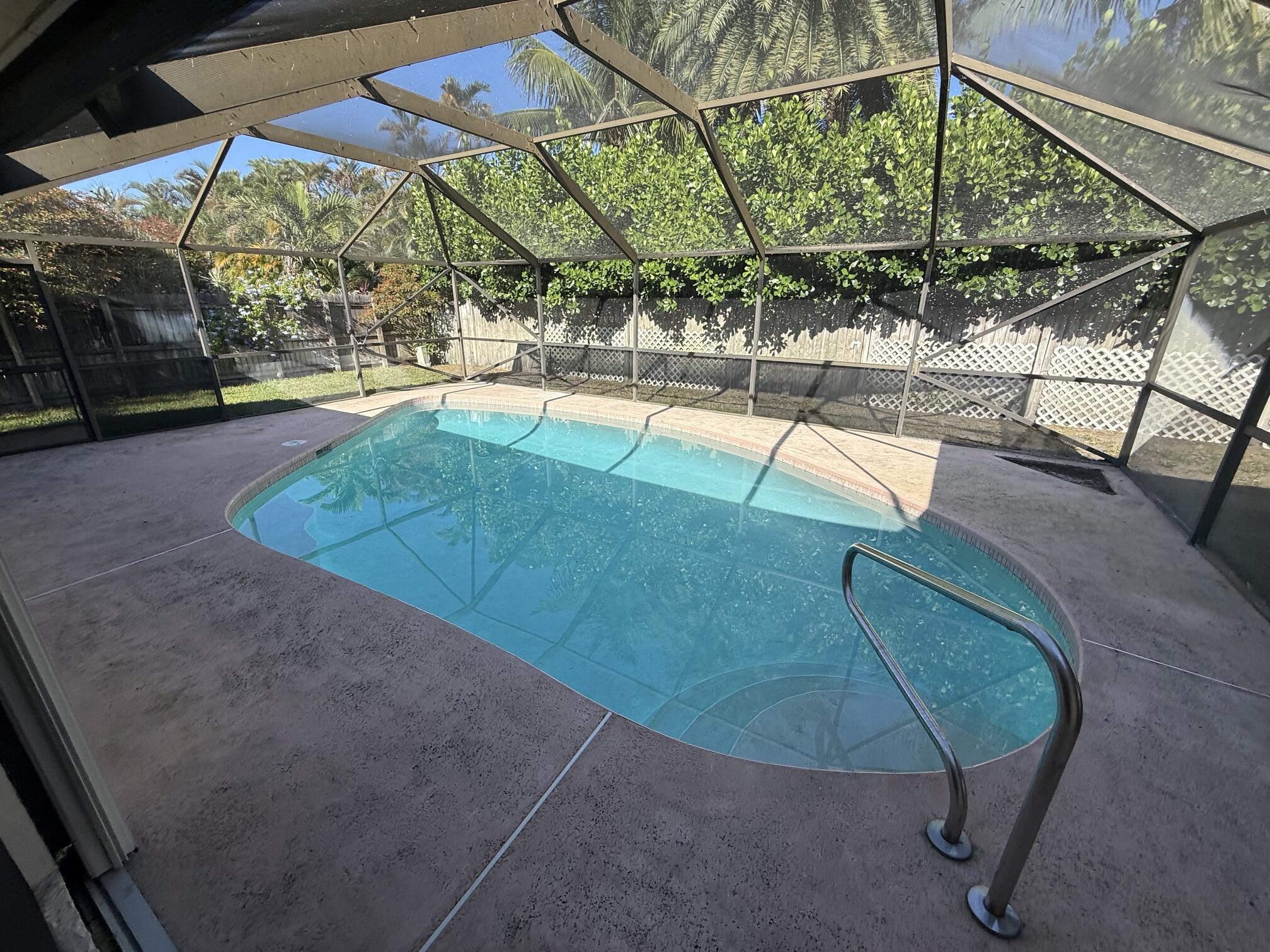 SUGAR POND MANOR OF WELLINGTON - Residential